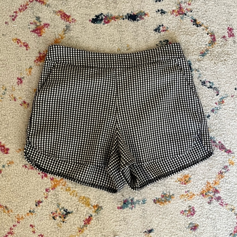 black/white shorts